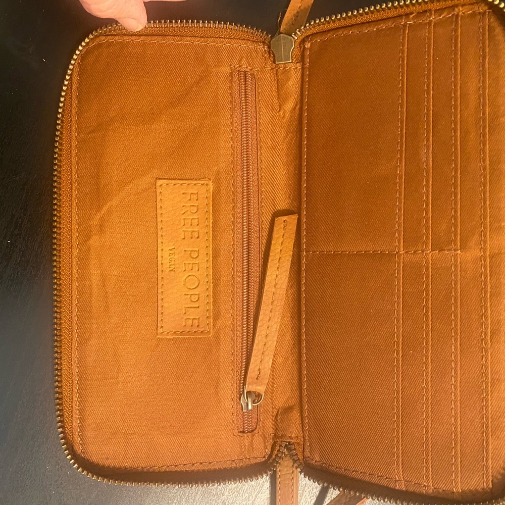 Free People Wallet - Picture 2 of 4